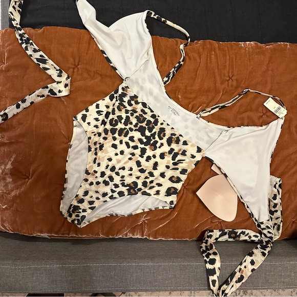 AERIE Leopard Wrap One-piece Swimsuit S | New with Tag! Current 2023 season! - Picture 4 of 5
